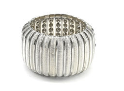 Металлический широкий браслет с цирконом цв.топаз