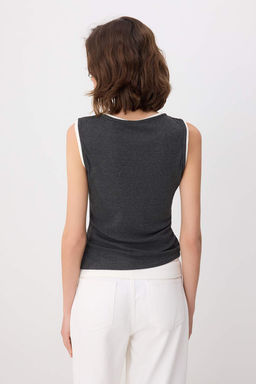 Bej Duz Fitted Bisiklet Yaka Kolsuz Buzgulu Fitilli Esnek Orme Bluz TWOSS26BZ00629