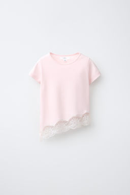 CAMISETA LISA BAJO ENCAJE / Rosa pastel