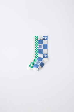 PACK DOS CALCETINES ALTOS CUADRO DAMERO LOGO / Blanco