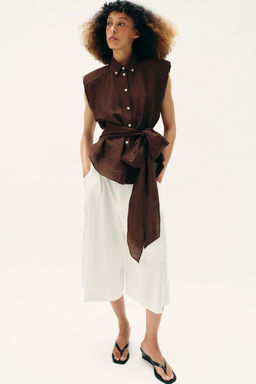LINEN BLEND SHOULDER PAD TOP WITH BELT