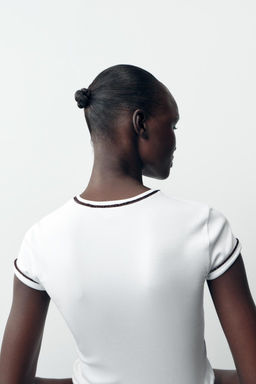 T-SHIRT WITH METALLIC THREAD TRIM - Zara фото 4