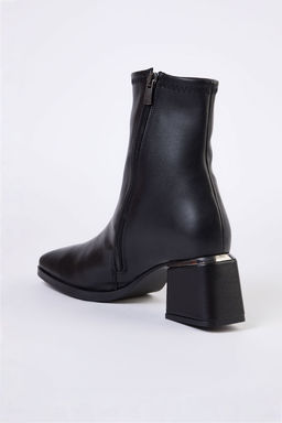 Trendyol Shoes Siyah Metal Aksesuarl? Fermuarl? Blok Topuklu Kad?n Bot TAKAW25BO00009 - Trendyolmilla фото 8