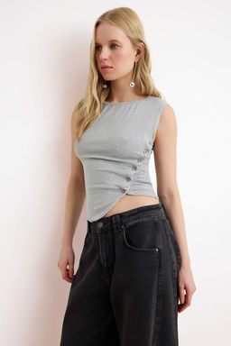 Gri Melanj Fitted/Vucuda Oturan Kay?k Yaka Dugmeli Crop Yumusak Orme Bluz TWOSS26BZ00153