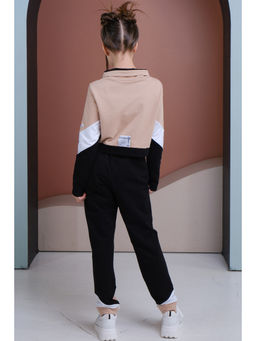 Костюм спортивный