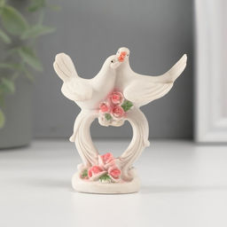 Фигурка полистоун «Голуби на ажурной подставке с розовыми розами», 6×6.3×3 см