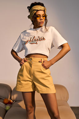 Шорты из джинсовой ткани желтые