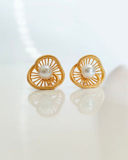 Стильные серьги