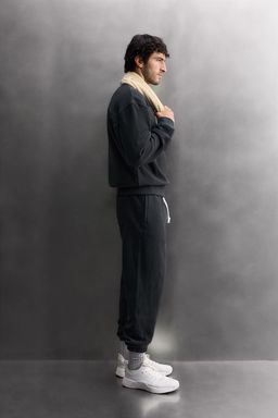 RELAXED FIT CREW NECK SWEATSHIRT - Zara фото 12