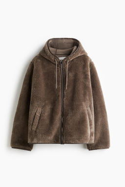 Chaqueta con capucha
