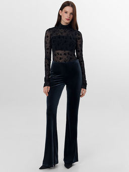 Брюки женские Mark Formelle x Ольга Бузова велюровые расклешенные черные  фото 3