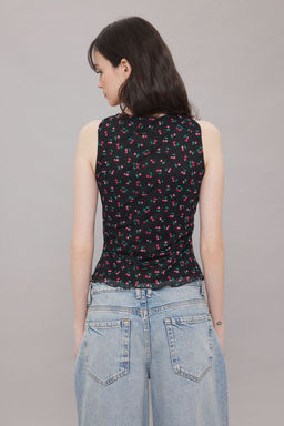 Trendyolmilla Siyah Tul Kiraz Bask?l? V Yaka Vucuda Oturan Orme Bluz TWOSS25BZ00284  фото 4