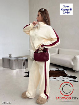 Спортивный костюм женский