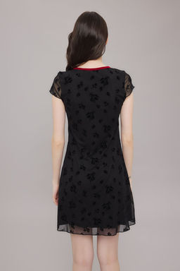 Siyah Flok Bask?l? Tul Kontrast Biye Detayl? Mini Esnek Orme Elbise TWOSS25EL00469 - Trendyolmilla фото 4