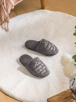 Slogan Nak??l? Kad?n Pel?? Ev Terli?i