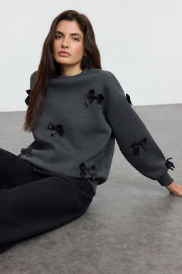 TRENDYOLMILLA Ekru Kurdele Detayl? Oversize/Genis Kal?p Kal?n Orme Sweatshirt TWOAW25SW00069  фото 2