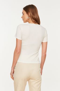 Ekru Fitted/Vucuda Oturan Kalp Yaka Fitilli Esnek Orme Bluz TWOSS22BZ1221 - Trendyolmilla фото 5