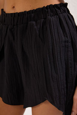 TRENDYOLMILLA Beyaz Dokuma Y?rtmacl? Plaj Sort TBESS25SR00002  фото 4