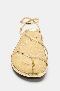 SANDALIA PLANA EFECTO METALIZADO / Oro - Zara фото 4