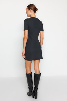 TRENDYOLMILLA Antrasit A Kesim/Can Form Selanik/Triko Gorunumlu Mini Orme Elbise TWOAW24EL00149 фото 5