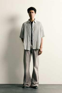 CAMISA RELAXED FIT RELIEVE / Gris claro