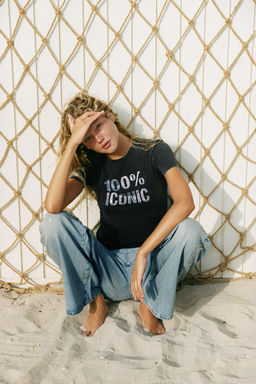 CAMISETA LAVADA TEXTO BRILLOS / Gris antracita - Zara фото 2