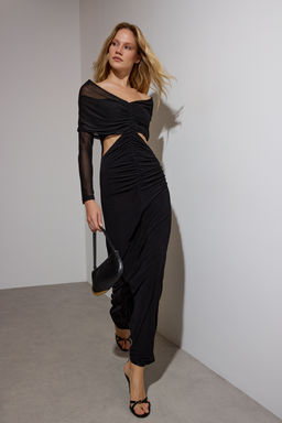 Limited Edition Siyah Pencere/Cut Out Detayl? Tul Orme Maxi Abiye Mezuniyet Elbisesi TPRAW26EL00034
