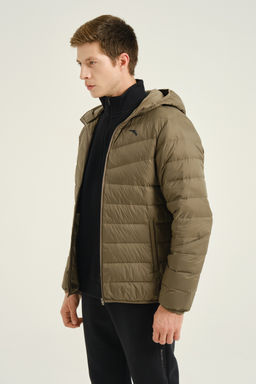 Пуховик лёгкий с капюшоном Темно-зеленый