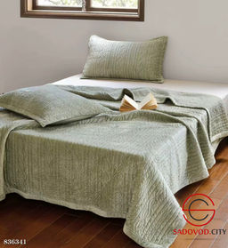 Покрывало стеганное на кровать с двумя наволочками