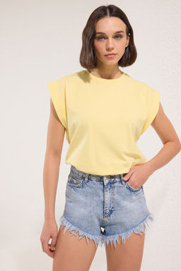 Ac?k Sar? %100 Pamuk Vatka Gorunumlu Basic Bisiklet Yaka Orme T-Shirt TWOSS20TS0021