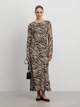 ЕМКА / Платье приталенного кроя