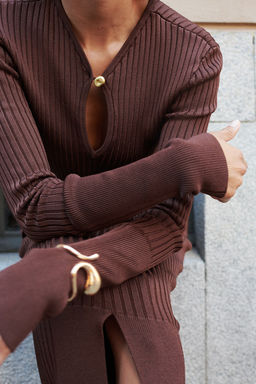 Falda de tubo en punto de canale