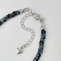 Браслет из снежного Обсидиана и Сердолика 18,5 см +