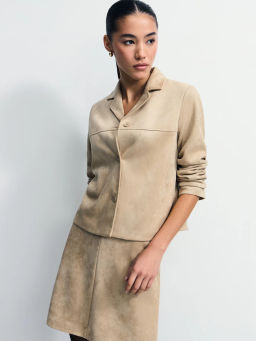 Укороченный жакет из искусственной замши / Zarina