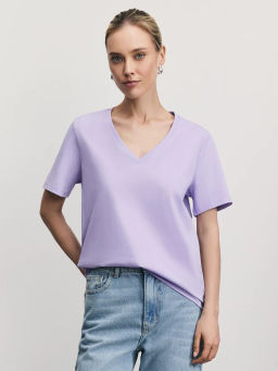 Базовая футболка с V-образным вырезом из хлопка / Zarina