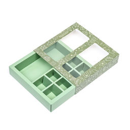 Цена за 2 шт. Коробка для 8 конфет шоколад, с окном, Военный стиль 17.7?17.8?3.8 см