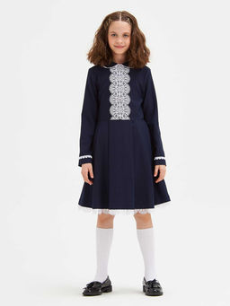 Платье с длинными рукавами