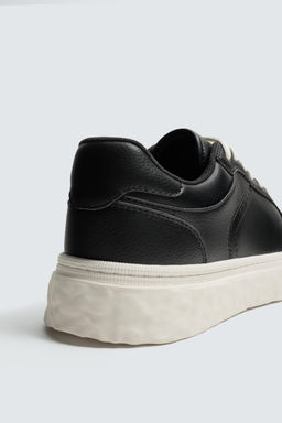 ZAPATILLA VOLUMEN / Negro