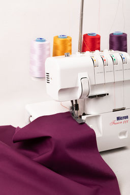 Швейные нитки (полиэстер) 40/2 4570 м Gamma ( 101-200 ) 4570 м