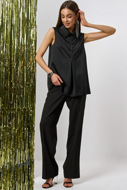 Блузка из атласа с воротником черная