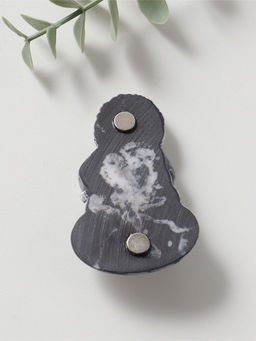 Магнит "Девочка с олененком" (барельеф) , 7,5см