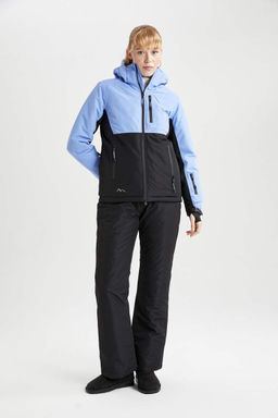 Водоотталкивающее лыжное пальто стандартного кроя DeFactoFit с капюшоном и флисовой подкладкой фото 5