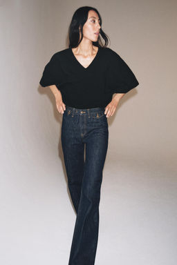 CAMISETA ESCOTE PICO / Negro - Zara фото 3