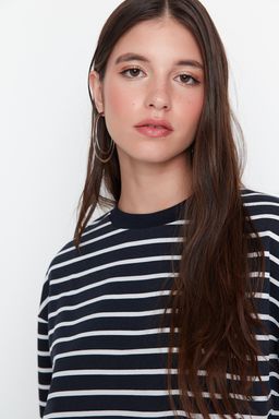 Lacivert Cizgili Oversize/Genis Kesim Bisiklet Yaka Ince Orme Sweatshirt TWOAW23SW00326