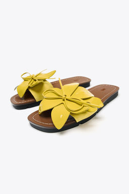 LEATHER FLOWER SANDALS