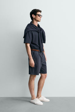 BERMUDA REGULAR FIT PLIEGUES / Marino