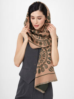 В составе ШЕРСТЬ и КАШЕМИР Большой, мягкий, теплый однотонный двусторонний палантин.