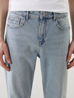 710 Loose Fit Erkek Jean Pantolon