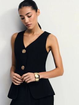 Костюмный жилет с декоративными пуговицами / Zarina