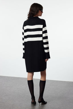 Siyah Cizgili Mini Triko Yumusak Dokulu Elbise TWOAW25EL00074